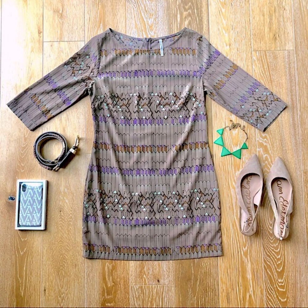 3/$30 TRINITY Geometric Brown Taupe Shift Mini Dress size XS